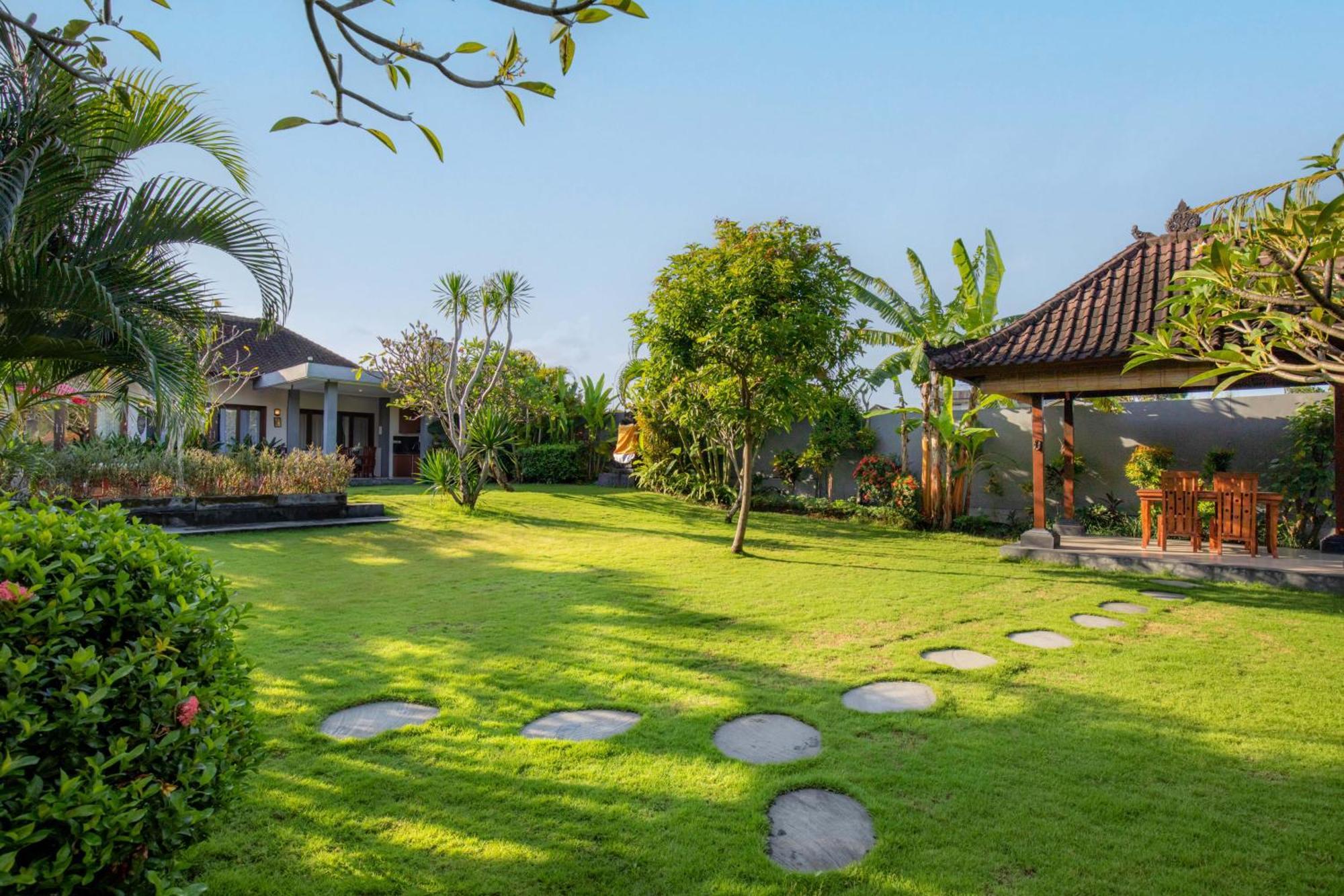 Carik Bali Guest House Canggu Exterior photo